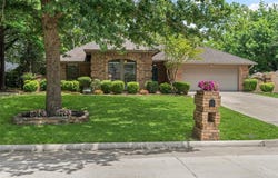 1302 Spyglass Drive, Mansfield, TX 76063