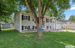 12 RAINBOW Road, Springfield, IL 62712