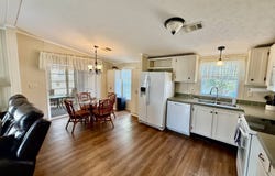 810 E Norman St, Lady Lake, FL 32159