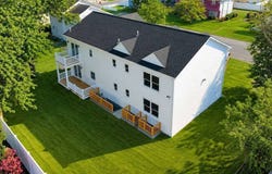 171 FERRARIS, Copiague, NY 11726