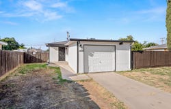 1028 W Holland Avenue, Fresno, CA 93705