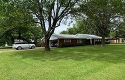 805 W 4th Street, Clarksville, TX 75426
