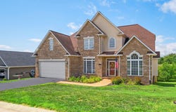 125 SHAWN CIR, STAUNTON, VA 24401