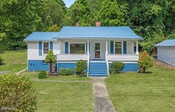 300 Wallace Pike, Bristol, VA 24202