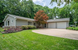748 E POPLET HOLLOW Road, Peoria, IL 61614