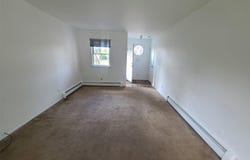 4 E Walnut Street, Central Islip, NY 11722