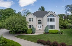 4 Holbrook Ct, Montville Twp., NJ 07082-1424