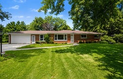 41 E Larkspur Lane, Bristol, IL 60512