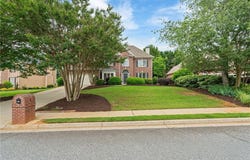 6695 Buckingham Circle, Cumming, GA 30040