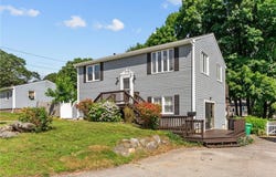 81 Pender Avenue, Warwick, RI 02889