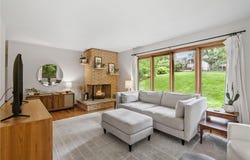 16419 Seymour Drive, Minnetonka, MN 55345