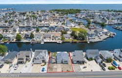 397 Bayview Avenue, Bayville, NJ 08721