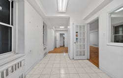 142-05 Roosevelt Ave, Flushing, NY 11354