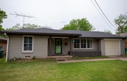 2206 N Shannon Street, Sherman, TX 75092