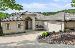 487 South Beach Boulevard, Sunrise Beach, MO 65079
