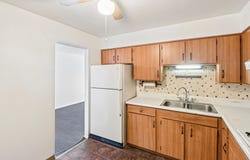 8997 Kennedy Drive, Des Plaines, IL 60016
