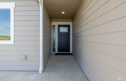 1736 Golden Hills Dr, Lewiston, ID 83501
