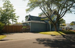 175 E CLARENDON St, Gladstone, OR 97027
