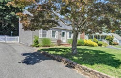 5225 Peconic Bay Boulevard, Laurel, NY 11948