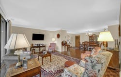 910 Ridge Road, Munster, IN 46321