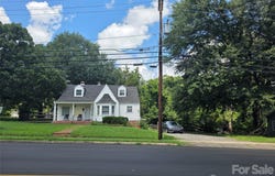 214 E Trade Street, Dallas, NC 28034