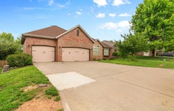 619 N Santa Monica Drive, Nixa, MO 65714