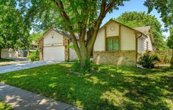 2008 N Parkridge St, Wichita, KS 67212-5013