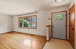 9554 Crestwood Avenue, Munster, IN 46321