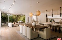 15520 Hamner Dr, Los Angeles, CA 90077