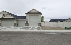 2716 Dogwood Ave, Fruitland, ID 83619