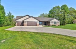 302 Little John Road, Estherville, IA 51334