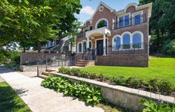 25 Maple Grove Street, Great Neck, NY 11023