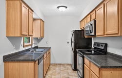 6913 Toledo Avenue N, Brooklyn Center, MN 55429