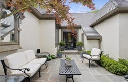 44 Coventry Court, Prairie Village, KS 66208