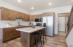 2404 E Jetty Pl, Sioux Falls, SD 57108