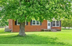 210 MERRIWOOD PARKWAY, Hopkinsville, KY 42240
