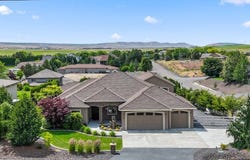 2702 N Levi St., Kennewick, WA 99338