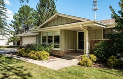 8994 N Santa Monica Blvd, Bayside, WI 53217