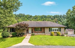 861 BATTLEFIELD BLUFF DRIVE, NEW MARKET, VA 22844