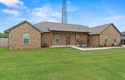 1031 Colonial Avenue, Tuttle, OK 73089