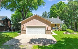 8290 Irvine Avenue NW, Annandale, MN 55302