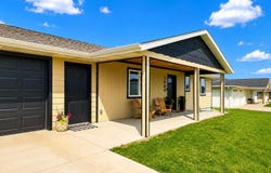 2009 Walnut St., Hull, IA 51239
