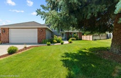 8553 N CLOVERLEAF DR, Hayden, ID 83835
