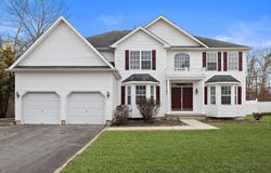 5 Emerald Dr Dr, Egg Harbor Township, NJ 08234