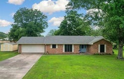 300 Joyner St, Omaha, TX 75571