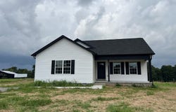 695 Mt Carmel Church Road, Scottsville, KY 42164