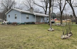 52421 Arnold Street, Dowagiac, MI 49047