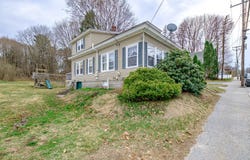 454 Court Street, Auburn, ME 04210