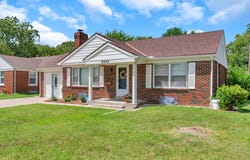 6008 Rockwood Rd, Wichita, KS 67208