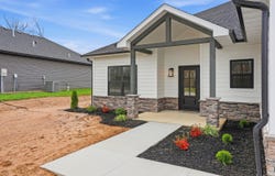 1332 Kiowa Ct, Boonville, MO 65233